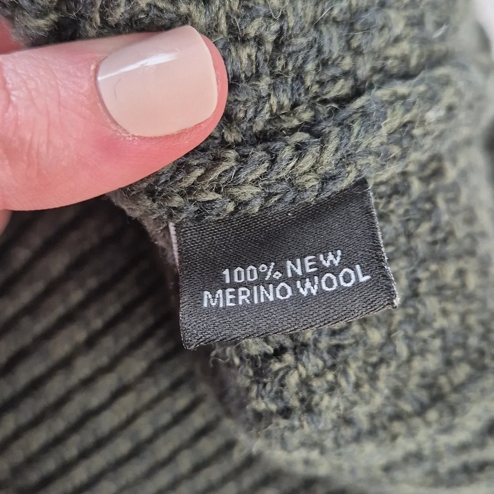 100% Wool Original Aran Co Green Merino Cable Knit Cardigan Sweater Size Small - Picture 12 of 12